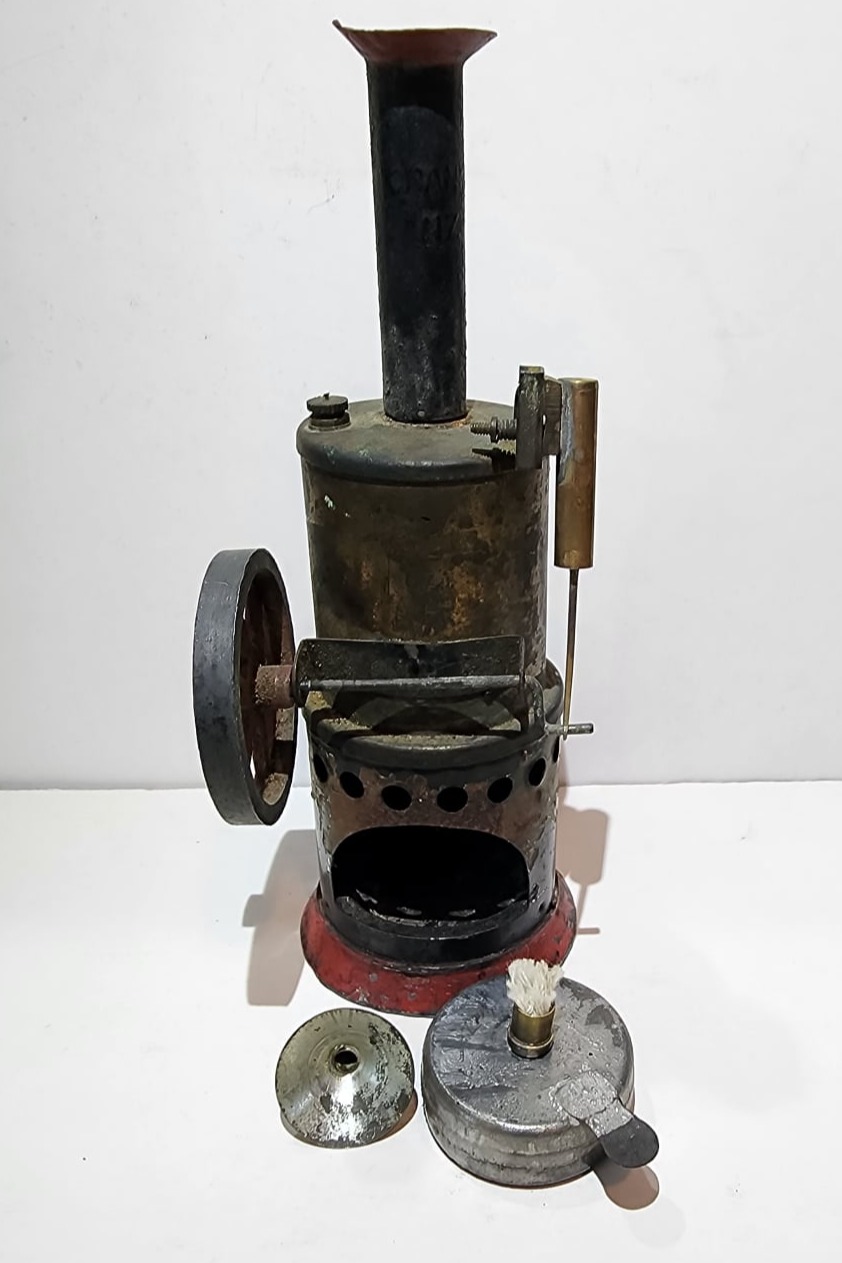 Early style Cranko vertical steam engine