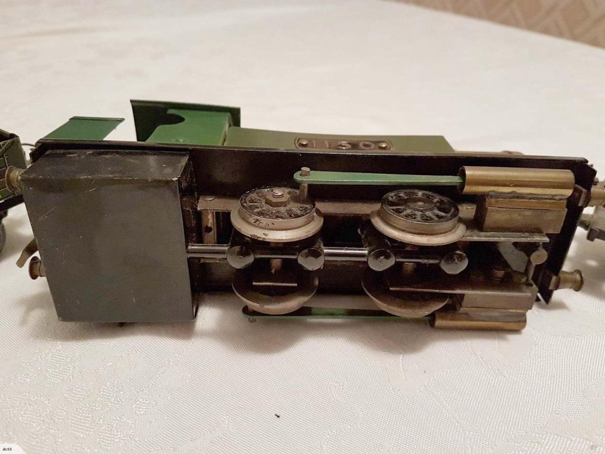 Renown 0-4-0 loco underside view